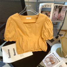 实拍设计感小众黄色短袖衬衫女夏2023新款复古法式方领短款上衣