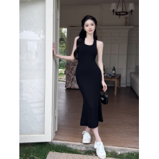 批发实拍 辣妹运动风修身包臀连衣裙女挂脖吊带背心裙<b class='q'>中长款</b>高级