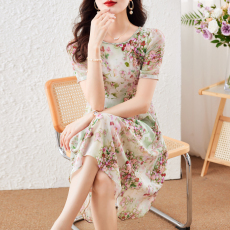 批发双绉仿真丝碎花<b class='q'>连衣裙女</b>小个子夏季重磅印花新款收腰显瘦中长裙