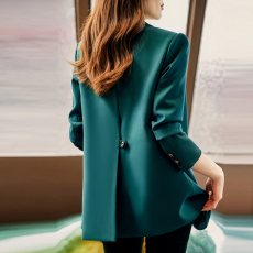 批发绿色西装外套女春<b class='q'>秋</b>季大码2026新款小个子高级感后开叉休闲小西服