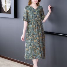 批发2023新款<b class='q'>夏</b>季连衣裙大量