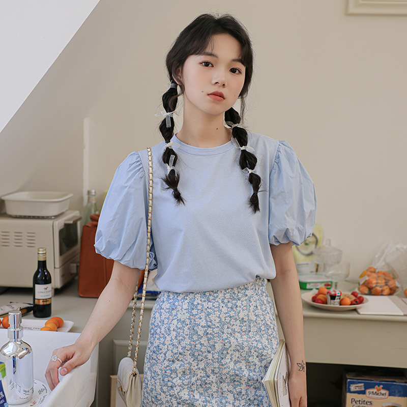 실사 2026 년 여름 티셔츠 미니멀리즘 다용도 디자인 센스 작은 대중 품격 작은 청신 거품 소매 맨위