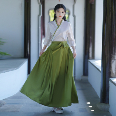 批发新中式缎面复古写意改良马面裙汉服淑女中袖套装送丝带