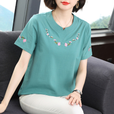 批发<b class='q'>妈妈</b>纯棉短袖T恤女刺绣宽松上衣2026新款中年洋气百搭遮肚子<b class='q'>衣服</b>