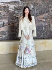 新中式国风女装超仙改良汉服日常白色马面裙半身裙子两件套装女春