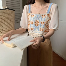 批发法式别致小香风上衣<b class='q'>镂空</b>钩花针织短袖衬衫女夏季设计感小众