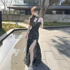 批发气质法式黑色碎花连衣裙2025夏季新款开叉抹胸长裙子女小众设计感