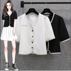 批发实拍夏季新款大码女装法式气质小香风宽松短款V领上衣 M-4XL200斤