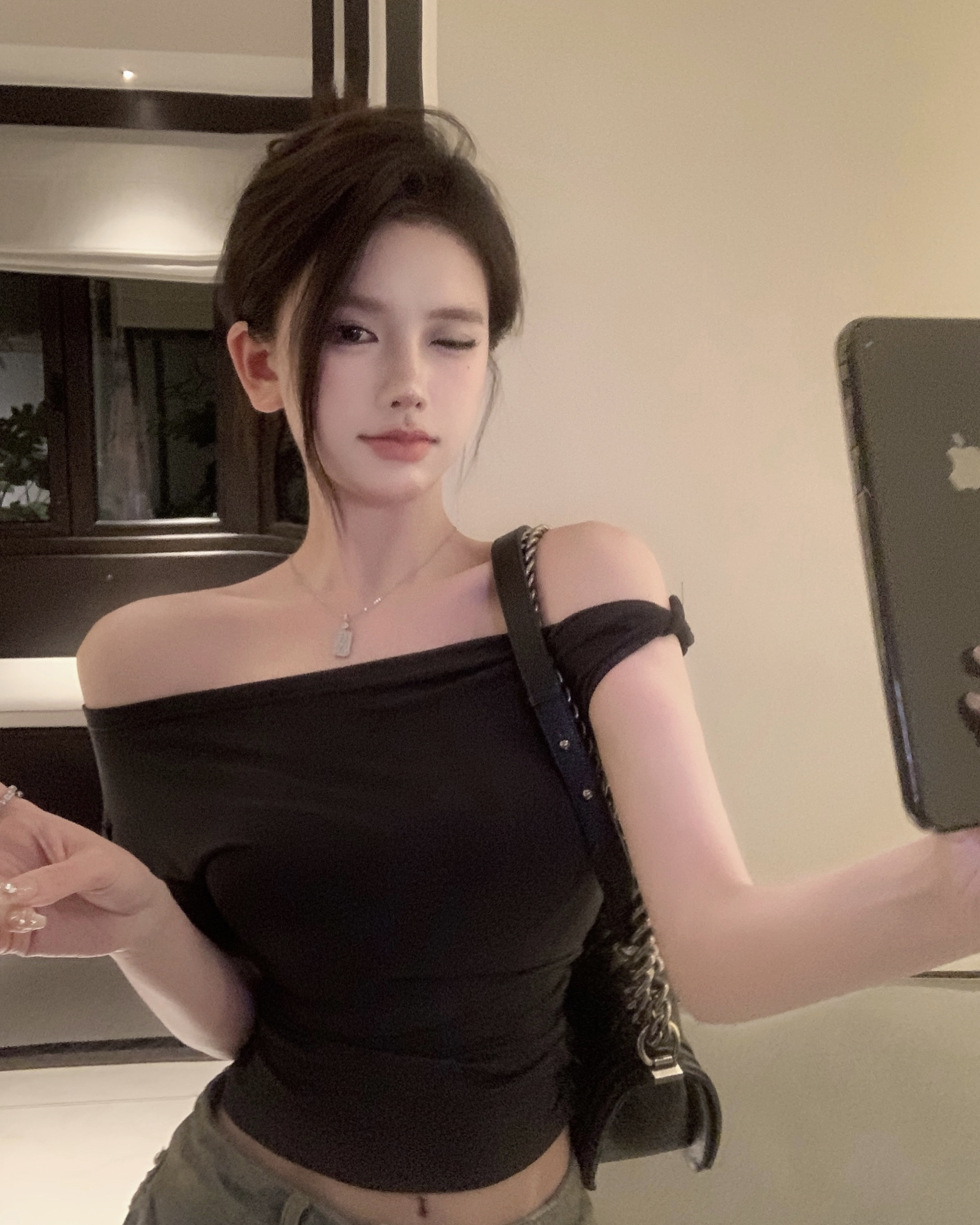 정가 실사 블랙 회색 기타 착용 신축성 몸매 가꾸기 슬림해 보이는 캐주얼 다용도 구조식 티셔츠