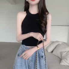 批发法式初恋挖肩挂脖小吊带背心女夏新款外穿运动百搭独特别致小上衣