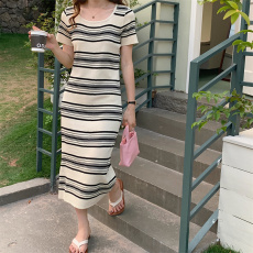 批发实拍 夏季气质条纹短袖针织连衣裙修身韩系慵懒风外穿<b class='q'>中长款</b>