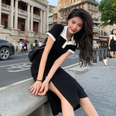 批发法式polo领<b class='q'>开叉</b><b class='q'>连衣裙</b>女2026年新款夏季设计感小众裙子a字中长裙