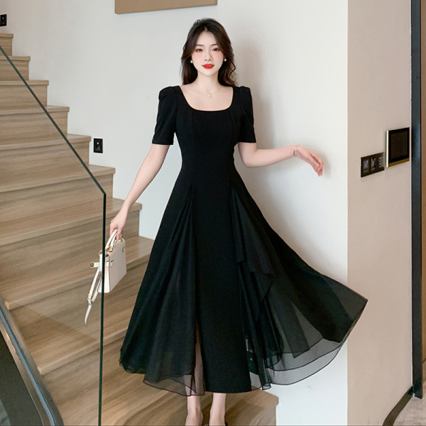 RM9810#夏季法式高级感名媛方领长裙子设计感轻熟御姐风黑色连衣裙