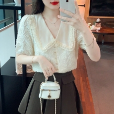 批发设计感法式<b class='q'>娃娃领</b>蕾丝衬衫女夏季2025年新款立体花泡泡袖小衫上衣