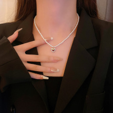 批发ins潮轻奢小众不规则珍珠项链女韩国新款百搭超仙气质爱心锁骨链