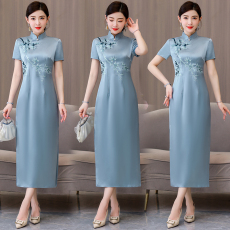 批发高端妈妈<b class='q'>旗袍</b>蓝色气质优雅复古改良刺绣年轻喜婆婆婚宴装礼服日常