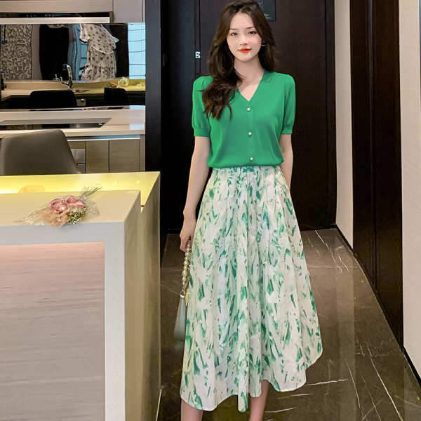 RM11691#法式短款v领绿色针织衫女夏季纯棉印花大摆裙套装