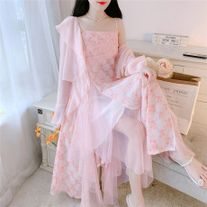 批发官图~26春夏<b class='q'>连衣裙</b>套装法式印花碎花仙女裙吊带长裙+长袖防晒开衫