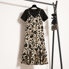 批发实拍大码女装胖MM2026夏装新款显瘦假二件短袖吊带中长款连衣裙女