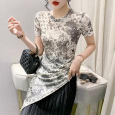 批发2026夏季新款时尚印花<b class='q'>字母</b>中长款短袖<b class='q'>T</b><b class='q'>恤</b>不规则百搭显瘦上衣