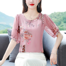 批发实拍2026新款<b class='q'>真丝</b><b class='q'>衬衫</b>国风小衫女短袖夏季新款妈妈宽松碎花上衣