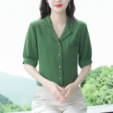 批发实拍气质垂感透气小格缎面<b class='q'>西装</b>领衬衫女短袖2026夏装V领衬衣职业