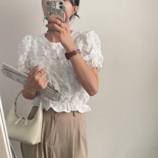 chic 夏季时尚小众设计感肌理感皱褶高腰泡泡袖圆领短款上衣
