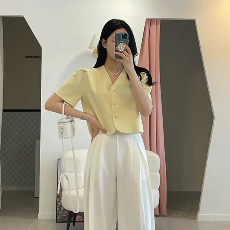 프렌치 스타일 심장 모양 단추 V넥 아우터 상세 이미지 4