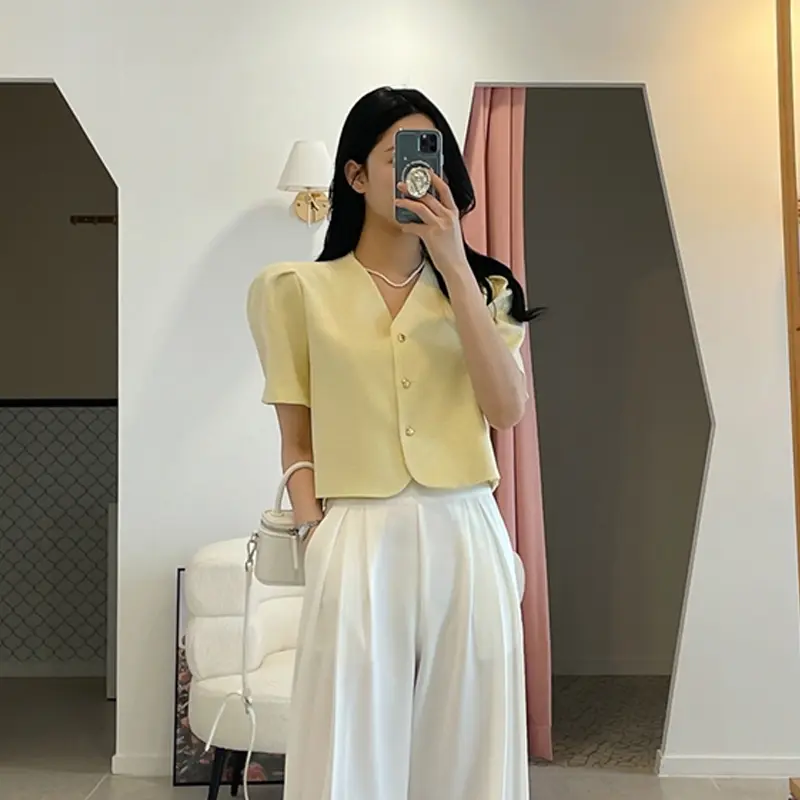 프렌치 스타일 심장 모양 단추 V넥 아우터 상세 이미지 5