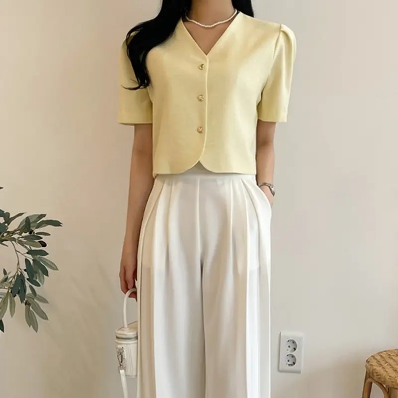 프렌치 스타일 심장 모양 단추 V넥 아우터 상세 이미지 6