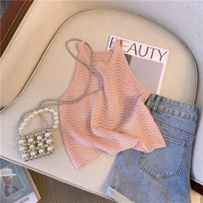 批发实拍2026年夏季<b class='q'>韩版</b>简约风设计感甜辣短款显瘦背心吊带针织女上衣