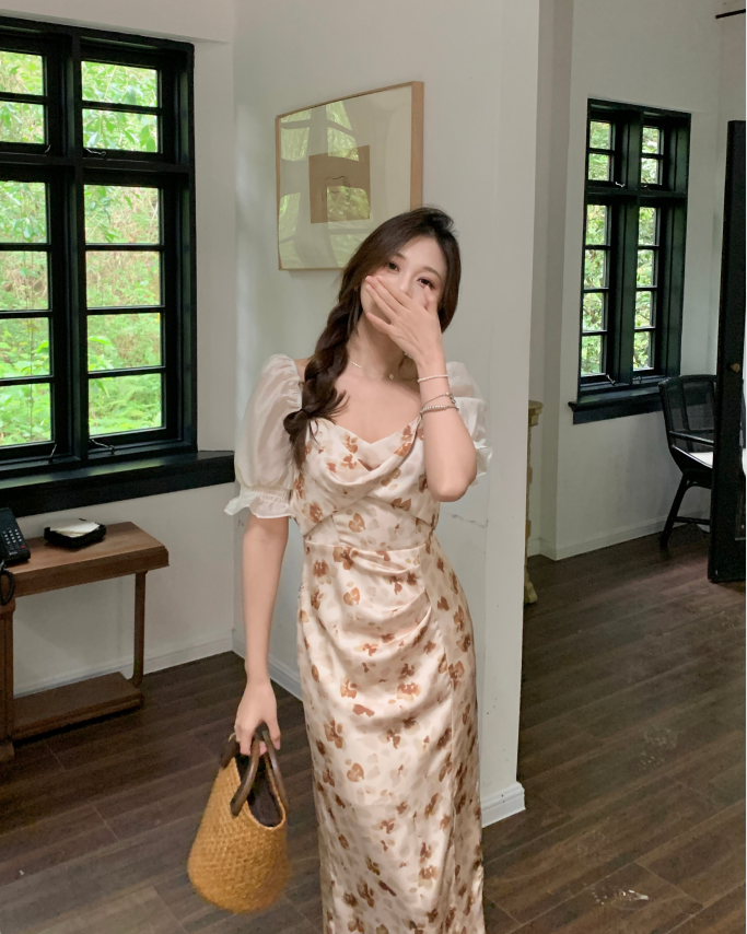 재고 있음 실사 프랑스식 품격 부드러운 바람 디자인 센스 배색 패치워크 거품 소매 꽃무늬 트임 드레스