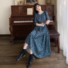 批发碎花连衣裙夏季新款泡泡袖长裙温柔气质初恋裙子