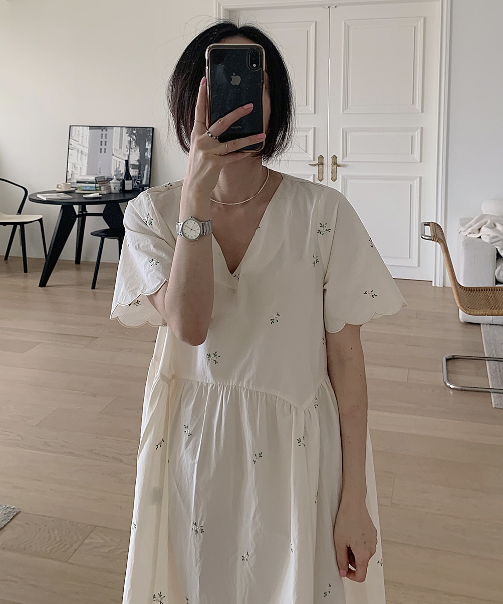 있음 선적 한 부서 자수 면 물결무늬 측면 자수 드레스