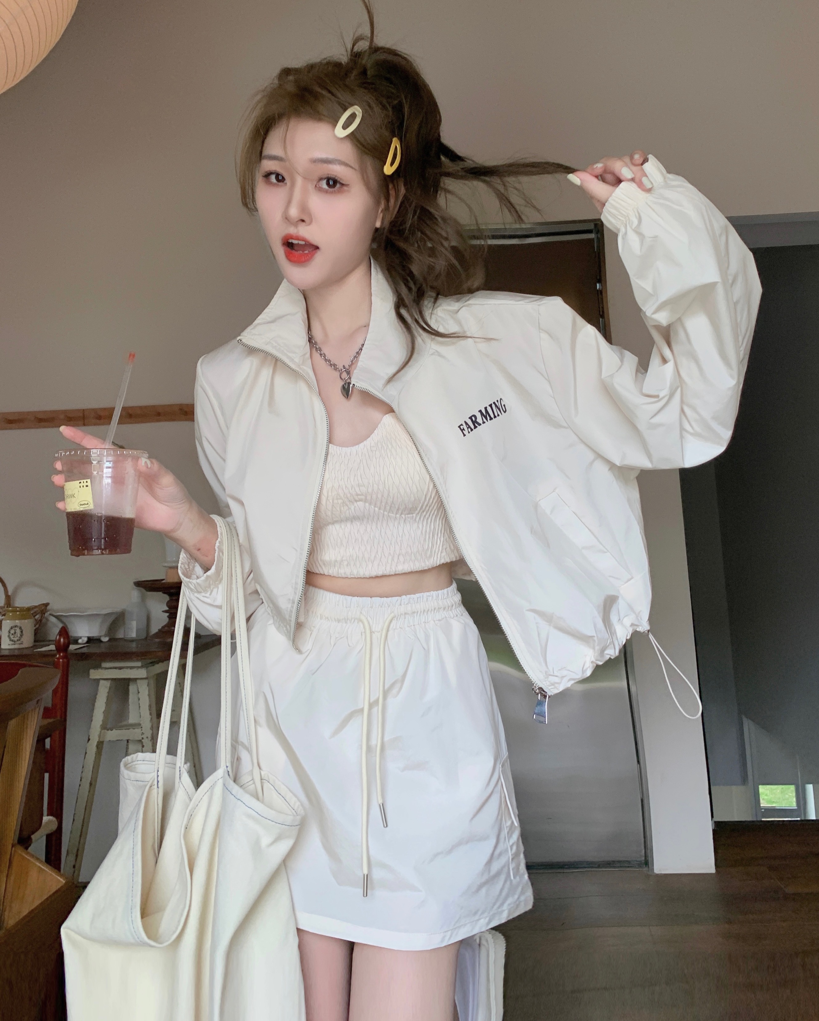 Actual shots and real prices. New sun-protective American hottie right-shoulder sports and leisure suit.