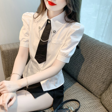 批发已出货 <b class='q'>短袖</b><b class='q'>衬衫女</b>2026夏季设计感收腰泡泡袖法式掐腰领带上衣女