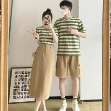 批发2023年新款情侣装小恐龙校园男衣＋男裤86元女衣＋女裙81元