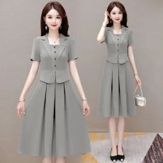 批发实拍2025年新款高档贵夫人中长款拼接款夏洋气妈妈遮肚连衣裙