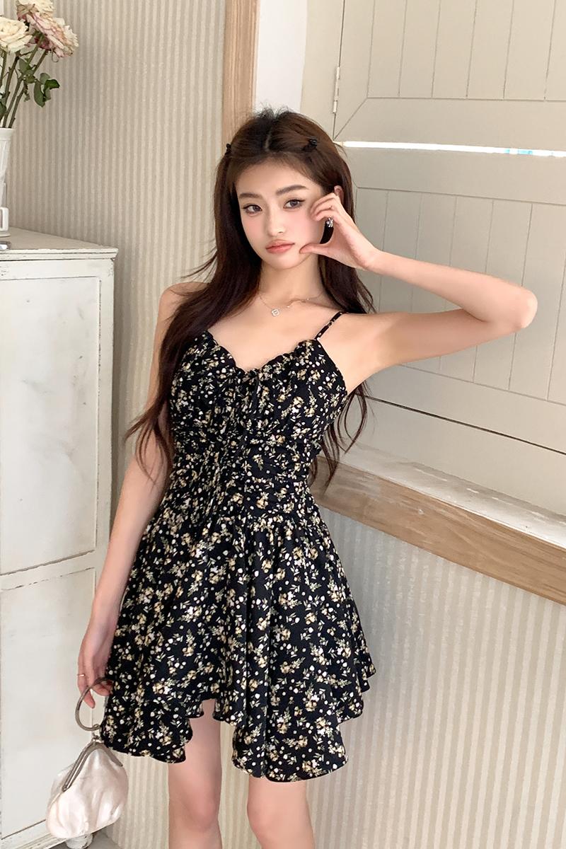 Actual shot of 2024 summer new style black floral dress for women tea break short skirt hot girl suspender skirt