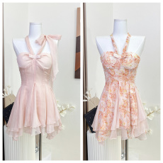 批发DoggyQin 柔柔<b class='q'>天姿</b>/温柔气质飘逸感挂脖抹胸裙女印花仙女裙带胸垫