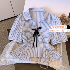蓝色条纹韩系学院风衬衫女设计感小众夏季短款小个子收腰短袖上衣