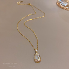 批发小众高级设计感郁金香钛钢项链百搭气质猫眼石锁骨链