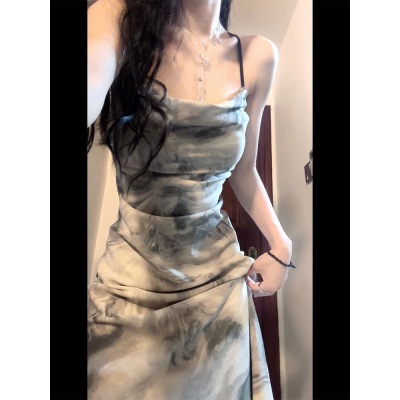 水墨画荡领吊带连衣裙2023新款女性感露背海边度假新中式小众裙子