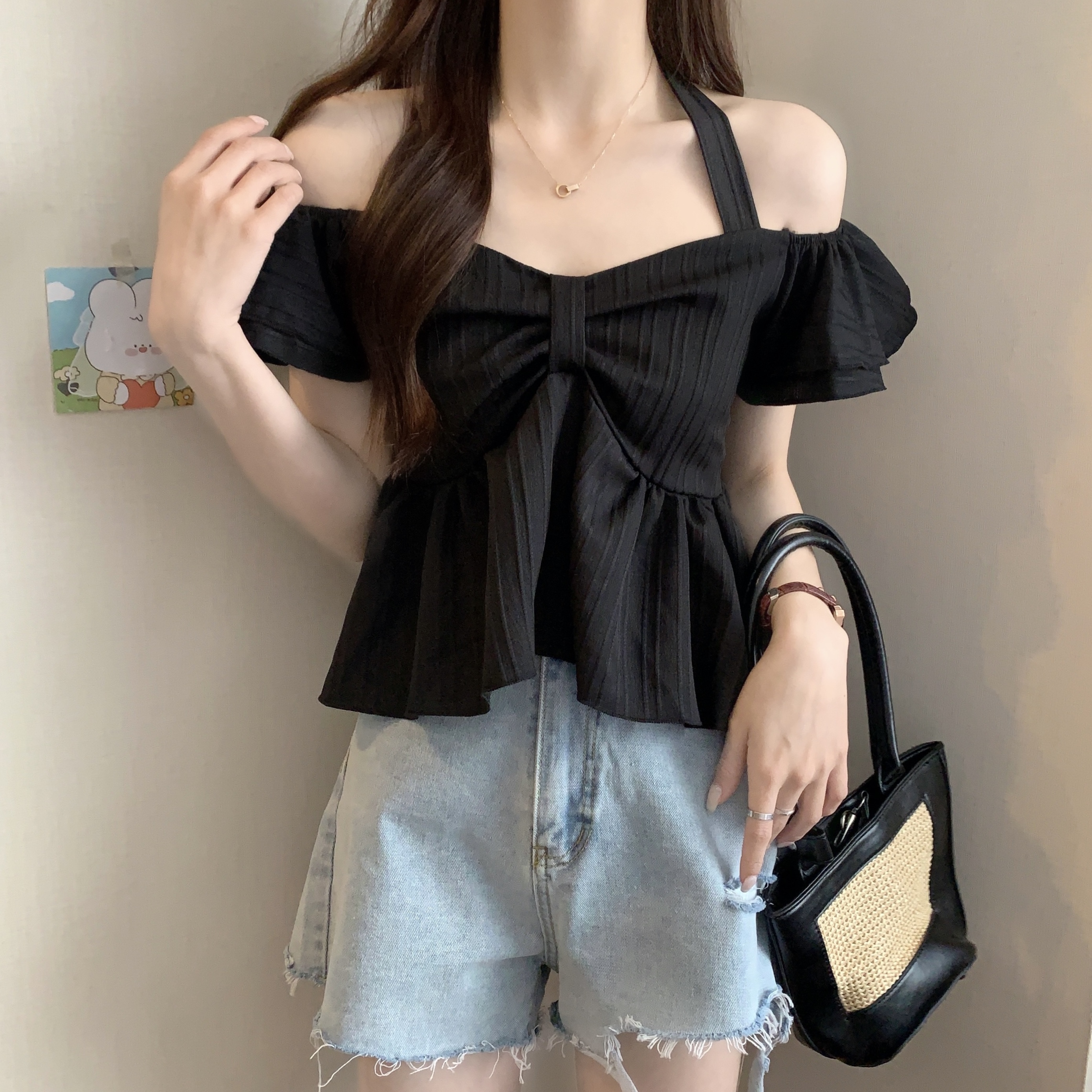 Gentle and elegant one-shoulder two-wear short-sleeved shirt with ruffle design and short top
