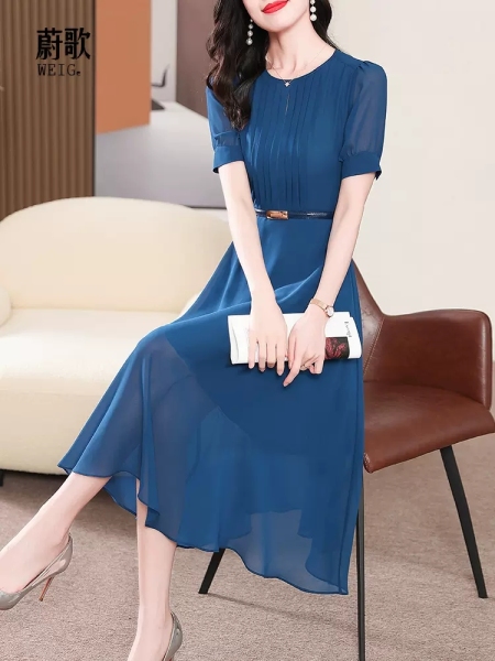 RM13723#夏新款流行裙子蓝色压褶连衣裙气质修身显瘦高级感中长款裙子