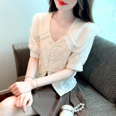 批发<b class='q'>娃娃领</b>刺绣蕾丝衬衫短袖女夏季2026欧货重工小衫韩系超仙甜美上衣