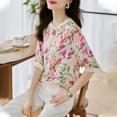 批发实拍圆领上衣女<b class='q'>短袖</b>2026春季新款显瘦高端乱麻印花气质五分袖<b class='q'>T</b><b class='q'>恤</b>