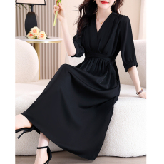 批发实拍过膝长款<b class='q'>连衣</b>裙2026夏季短袖新款黑色气质女神系带显示a字裙