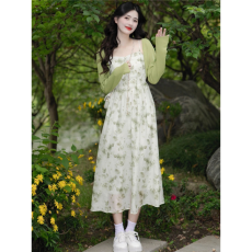 批发哺乳盐系轻熟茶系穿搭活泼减龄碎花吊带连衣裙两件套