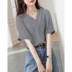 批发德玛<b class='q'>纳</b>条纹短袖衬衫女2023夏季新款V领设计感通勤减龄洋气T恤小衫